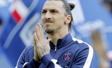 开云APP-绿茵双重奏，阿什拉夫的里程碑与土耳其的逆袭之子