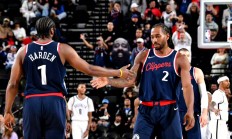 开云APP-湖人大胜快船，重返胜利轨道