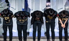 开云体育官方网站-RNG血洗HLE，Hanssama打出惊人五杀峡谷大战四强赛，引爆全场热议