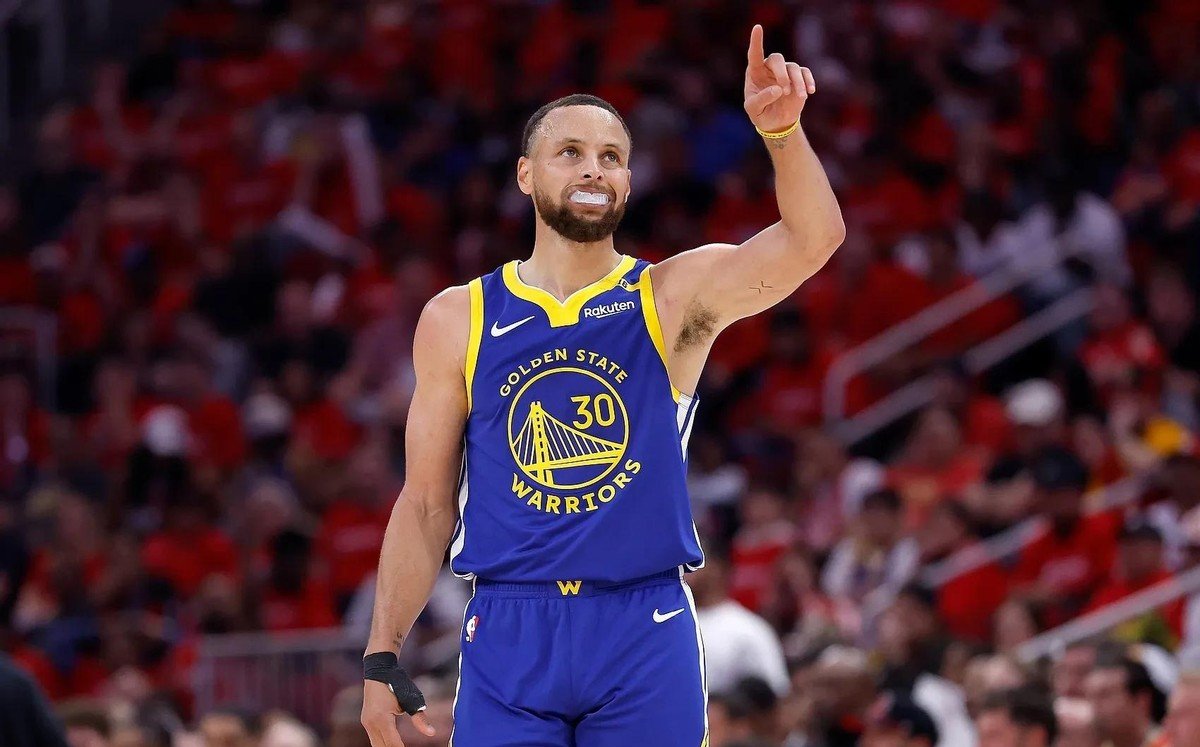 勇士队奋力逆袭,晋级季后赛次轮 勇士队奋力逆袭,晋级季后赛次轮