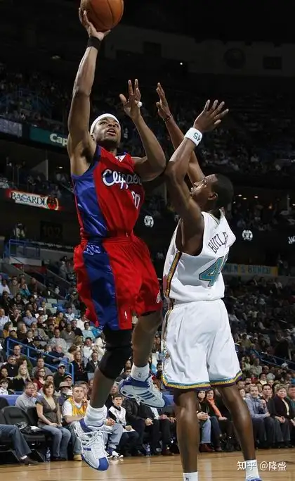 开拓者逆转快船，扳平系列赛