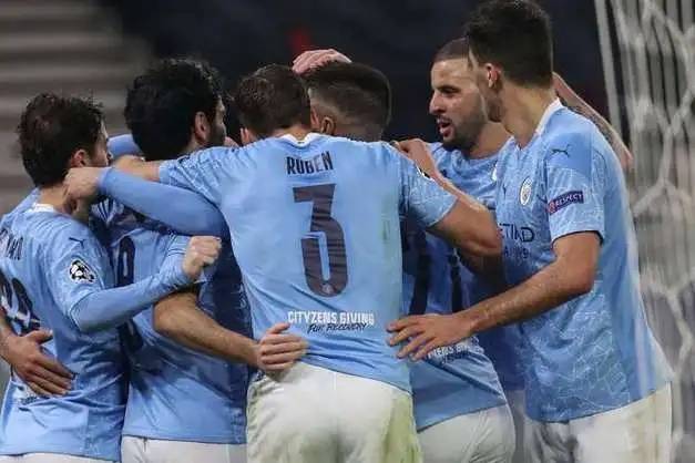 欧洲联赛中的热门对决吸引众多球迷