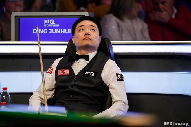 战术变阵致胜，球队横扫对手取得圆满胜利