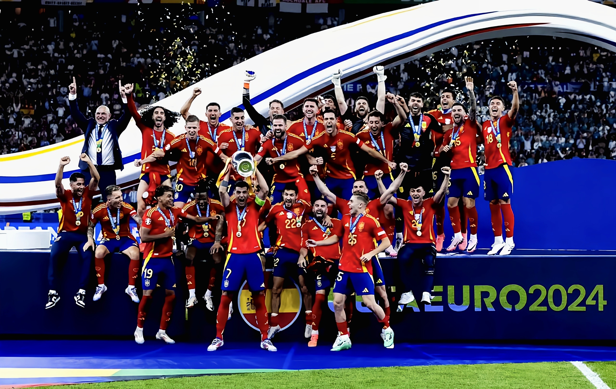 西班牙横扫阿森纳,萨拉赫带队取胜 西班牙横扫阿森纳,萨拉赫带队取胜