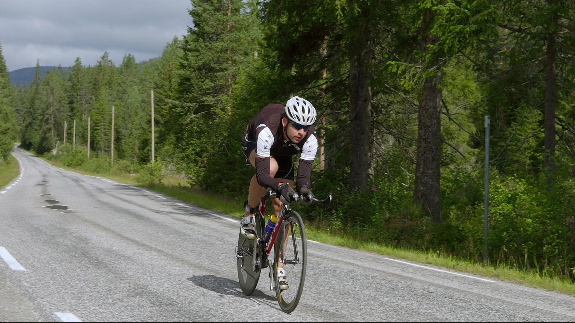 速度交响曲，F1新赛季揭幕战与毕尔巴鄂闪电洪都拉斯的双重焦点